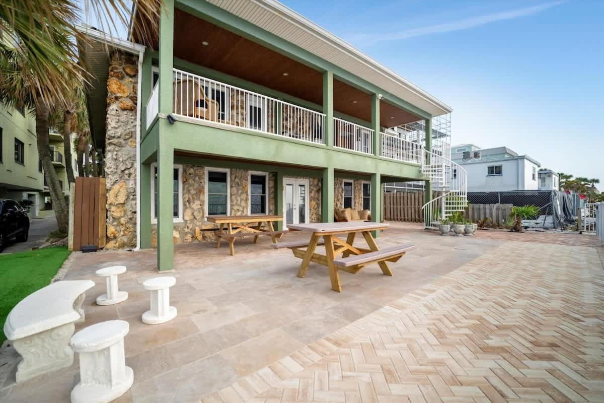 Stones Throw Beachside Bungalow #1 On The Beach Clearwater Beach Ngoại thất bức ảnh