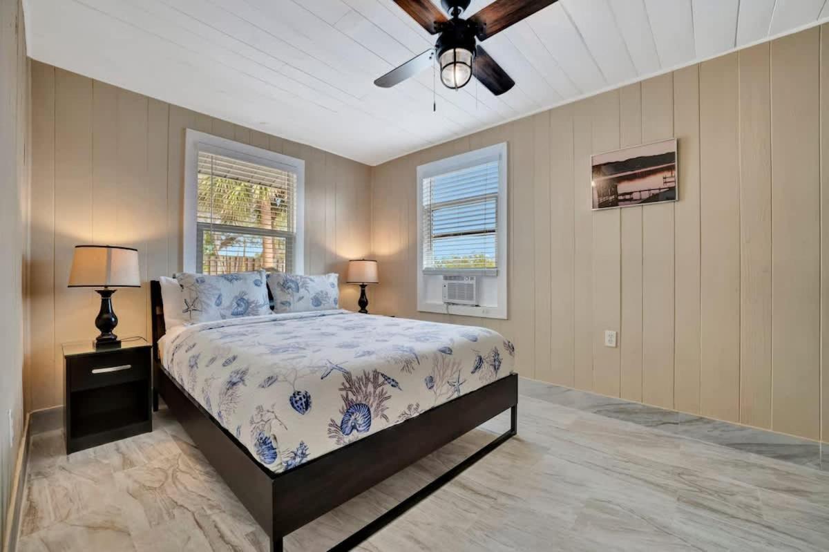 Stones Throw Beachside Bungalow #1 On The Beach Clearwater Beach Ngoại thất bức ảnh