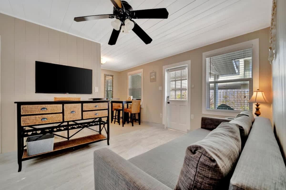 Stones Throw Beachside Bungalow #1 On The Beach Clearwater Beach Ngoại thất bức ảnh
