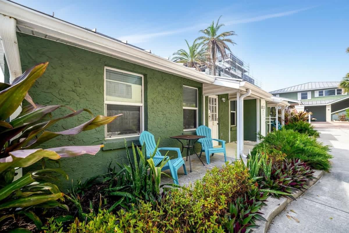 Stones Throw Beachside Bungalow #1 On The Beach Clearwater Beach Ngoại thất bức ảnh