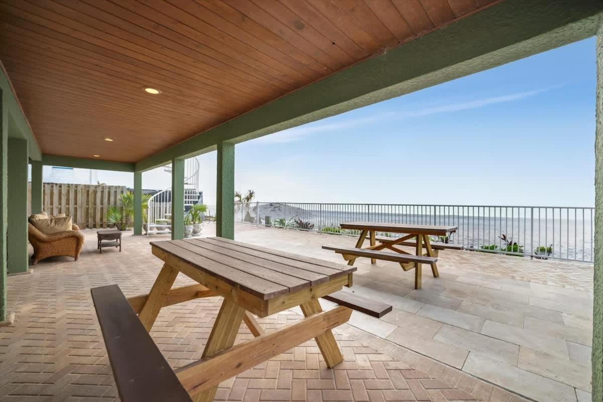 Stones Throw Beachside Bungalow #1 On The Beach Clearwater Beach Ngoại thất bức ảnh